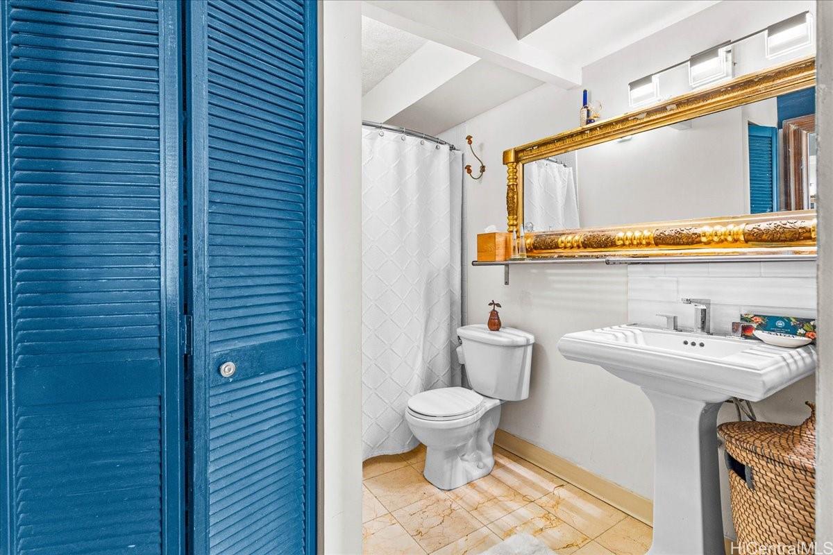 Pulelehua condo # 1104, Honolulu, Hawaii - photo 23 of 25