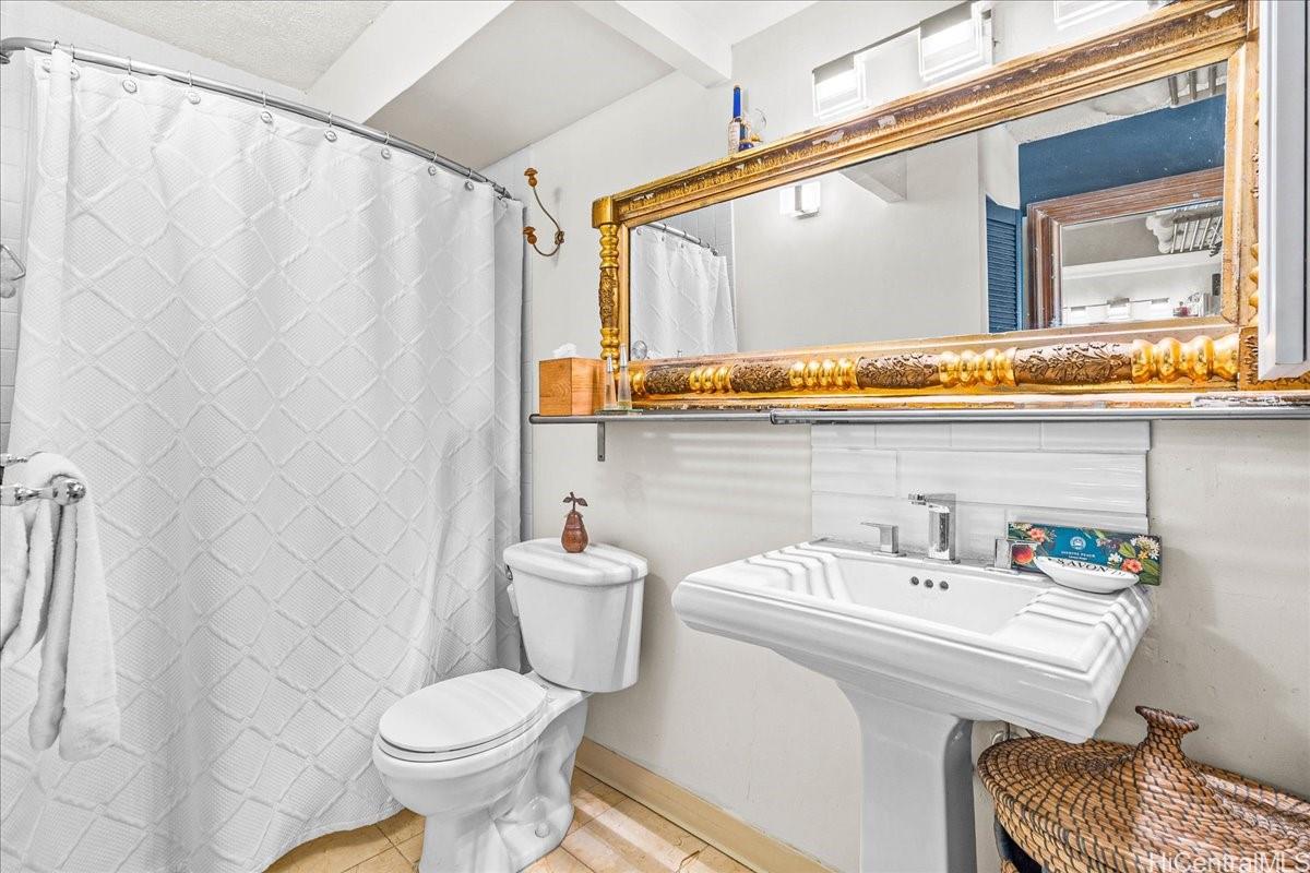 Pulelehua condo # 1104, Honolulu, Hawaii - photo 24 of 25