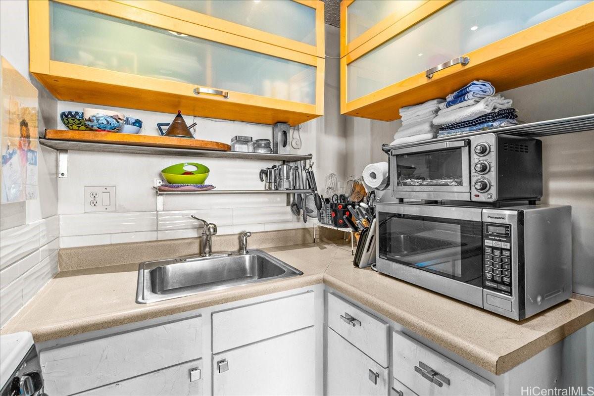 Pulelehua condo # 1104, Honolulu, Hawaii - photo 10 of 25