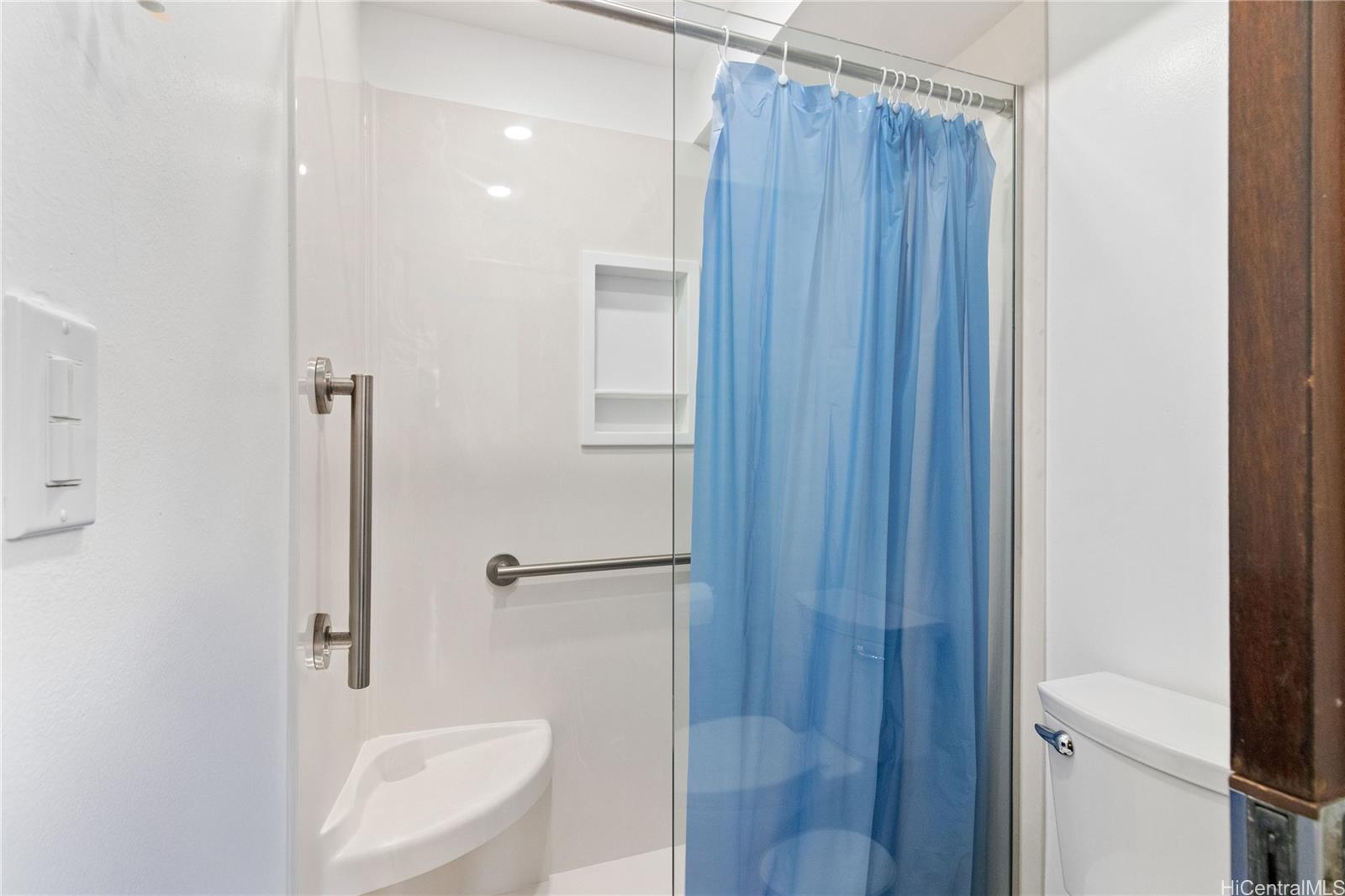 Pulelehua condo # 604, Honolulu, Hawaii - photo 7 of 12