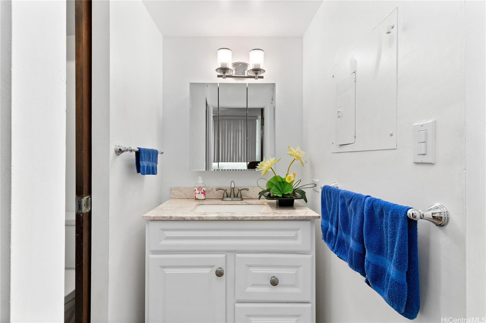 Pulelehua condo # 604, Honolulu, Hawaii - photo 9 of 12