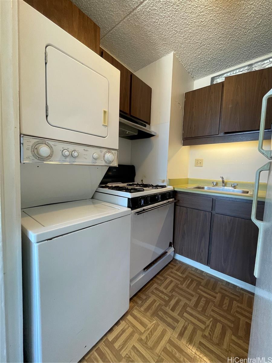 Pulelehua condo # 804, Honolulu, Hawaii - photo 4 of 8