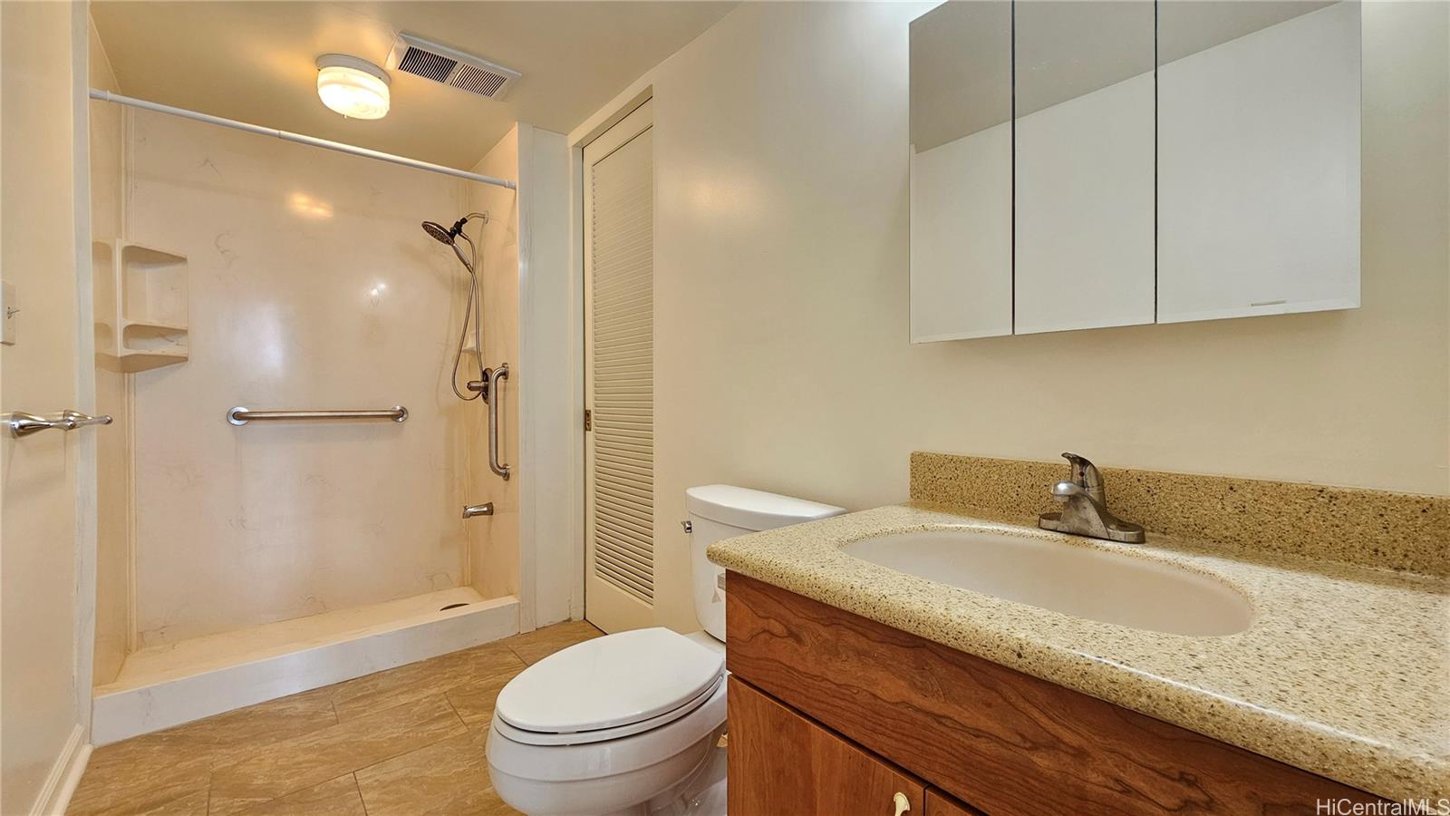 Kapiolani Townhouse condo # 304, Honolulu, Hawaii - photo 11 of 20