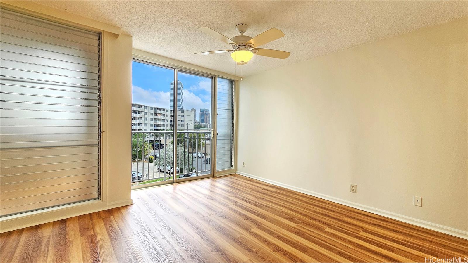Kapiolani Townhouse condo # 304, Honolulu, Hawaii - photo 15 of 20