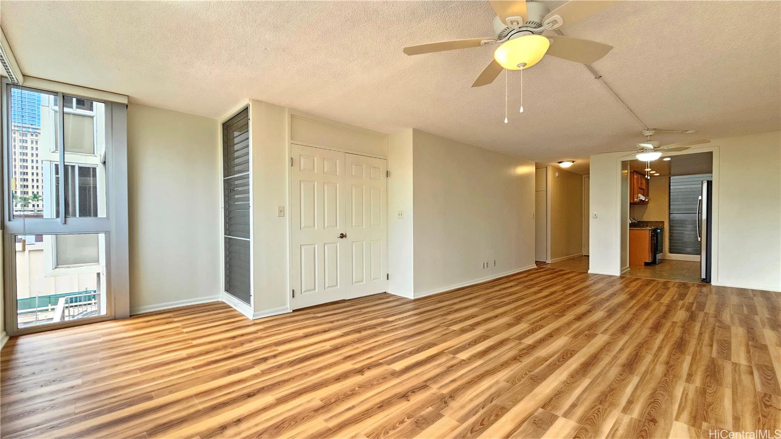 Kapiolani Townhouse condo # 304, Honolulu, Hawaii - photo 3 of 20