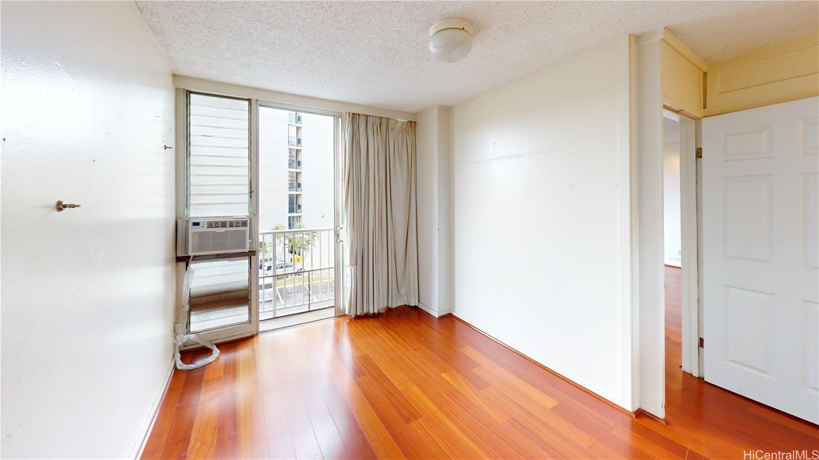 Kapiolani Townhouse condo # 306, Honolulu, Hawaii - photo 11 of 25