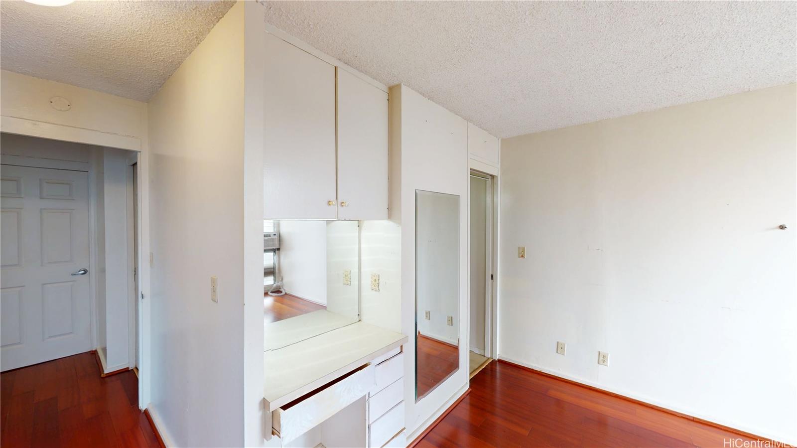 Kapiolani Townhouse condo # 306, Honolulu, Hawaii - photo 12 of 25