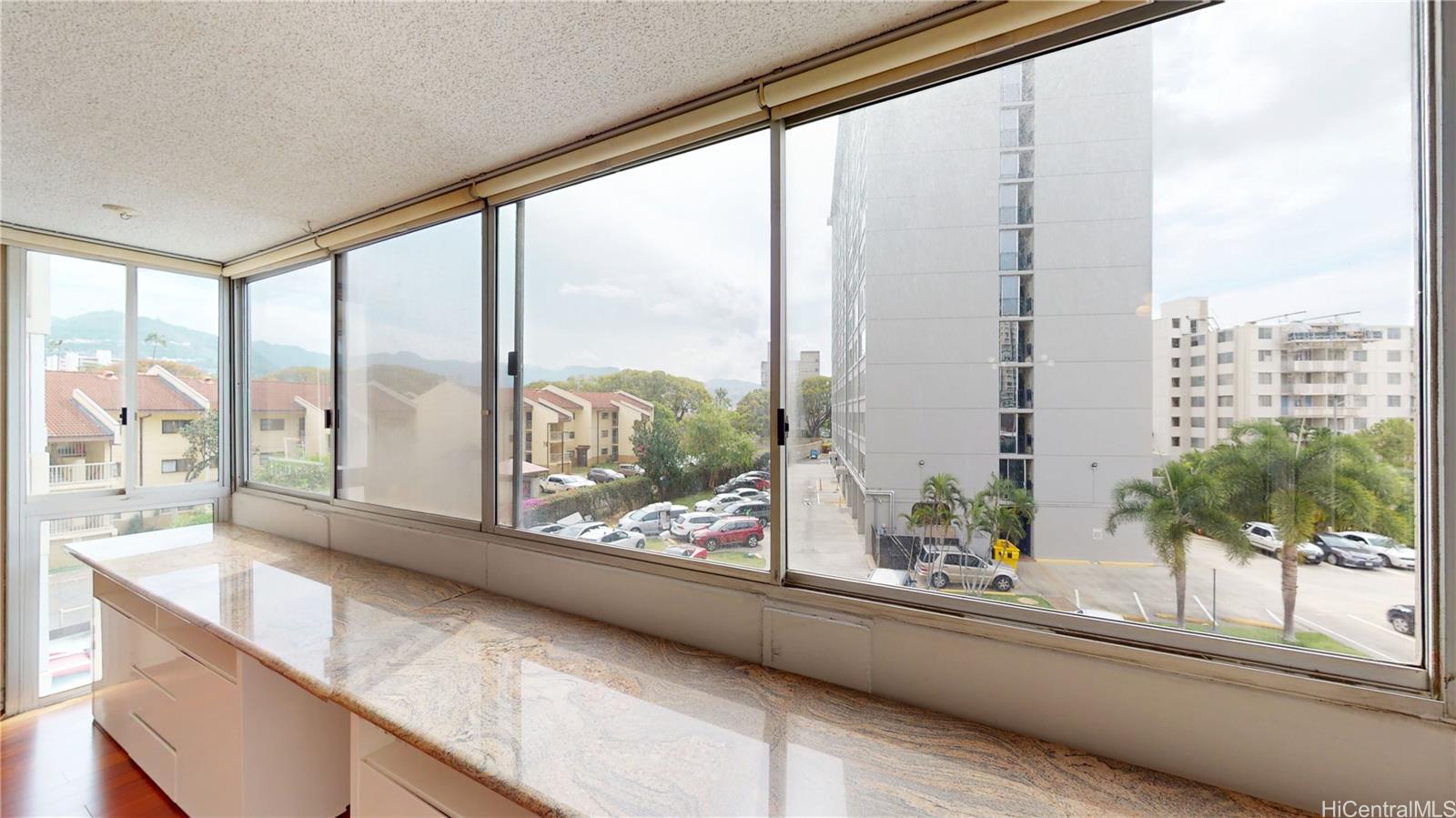 Kapiolani Townhouse condo # 306, Honolulu, Hawaii - photo 7 of 25