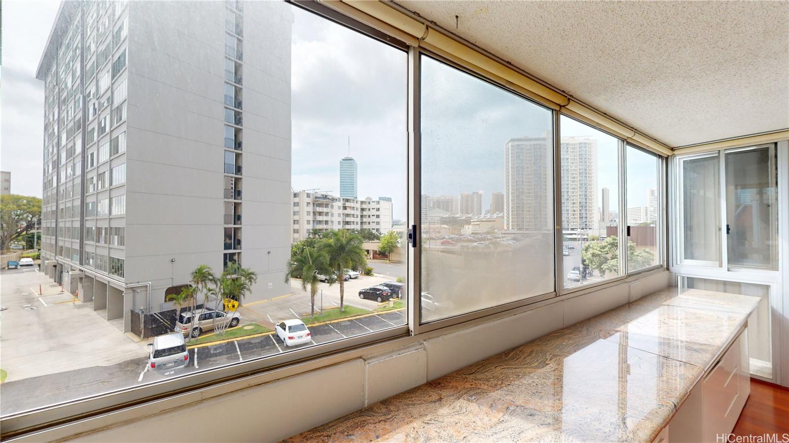 Kapiolani Townhouse condo # 306, Honolulu, Hawaii - photo 8 of 25