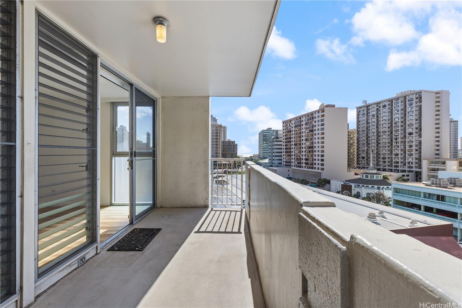 Kapiolani Townhouse condo # 801, Honolulu, Hawaii - photo 13 of 19