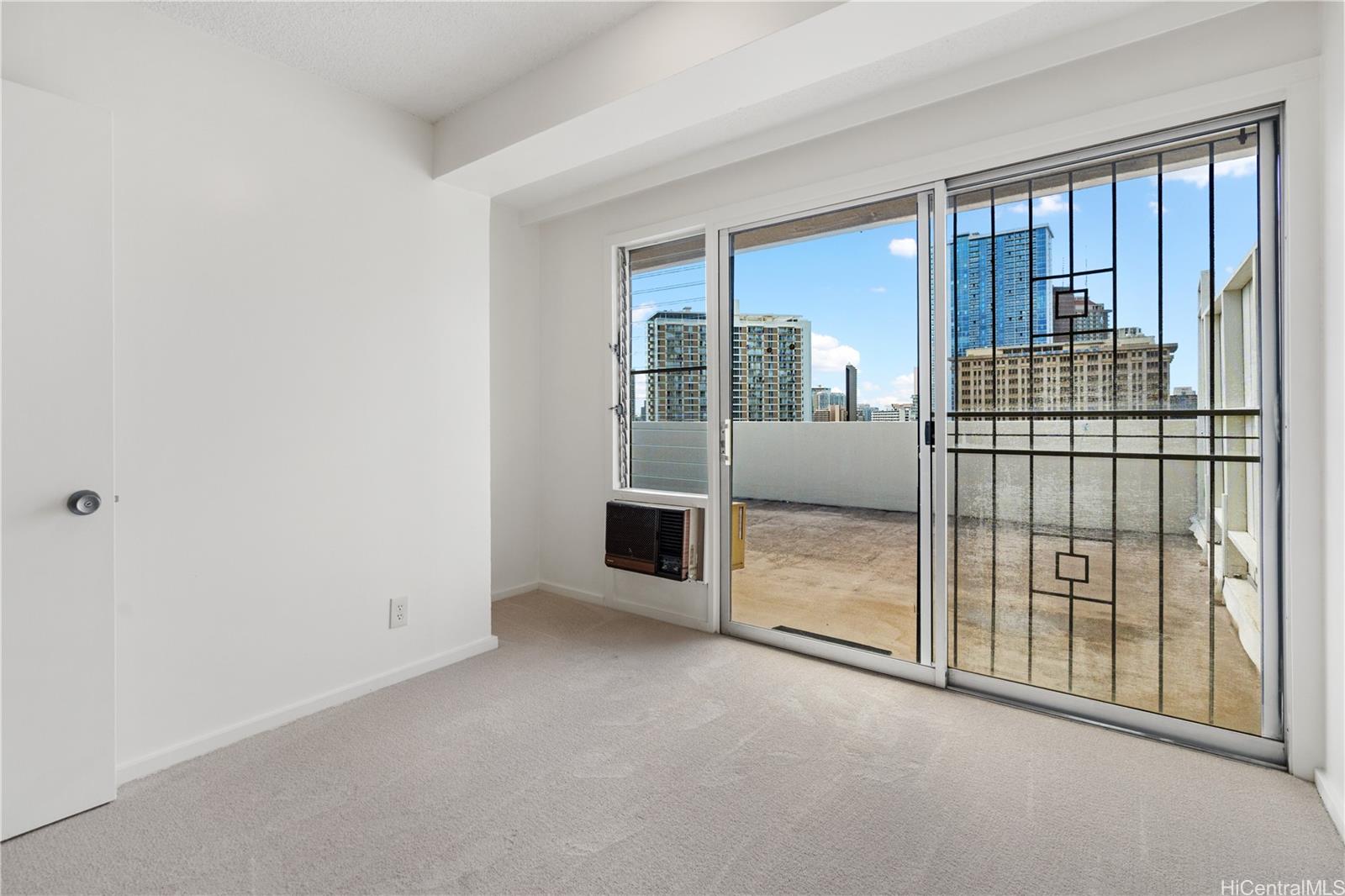 Kapiolani Townhouse condo # PHA, Honolulu, Hawaii - photo 17 of 24