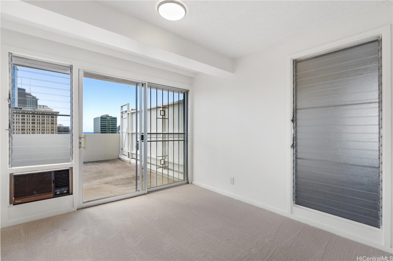 Kapiolani Townhouse condo # PHA, Honolulu, Hawaii - photo 18 of 24