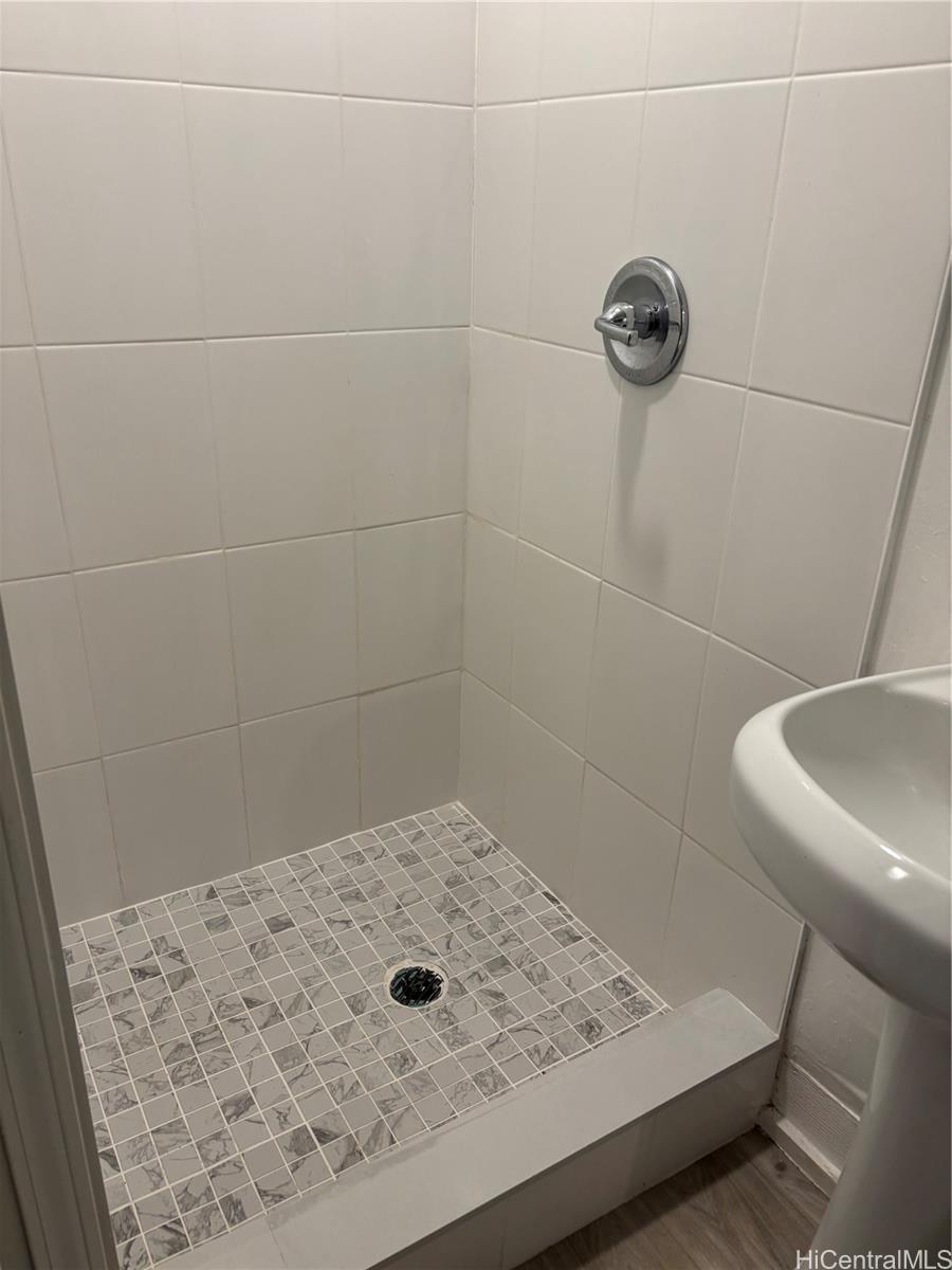 1624 Liholiho Street Honolulu - Rental - photo 3 of 7