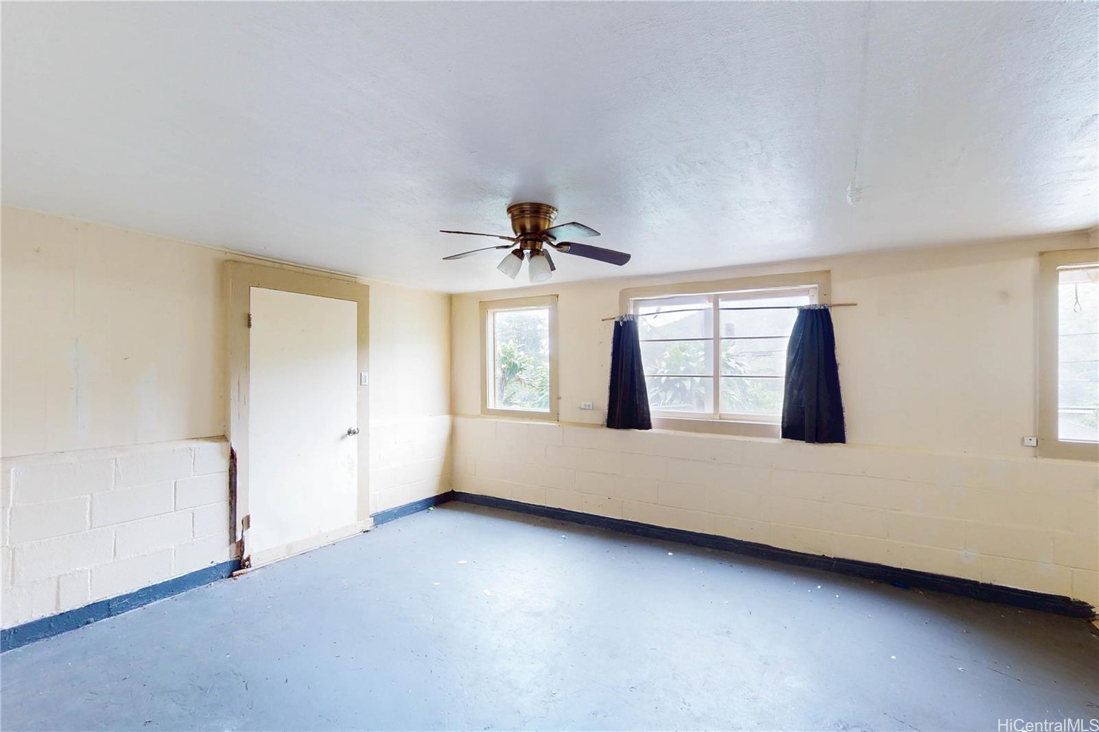 1625  Kalaepaa Drive Kalihi Valley, Honolulu home - photo 2 of 25