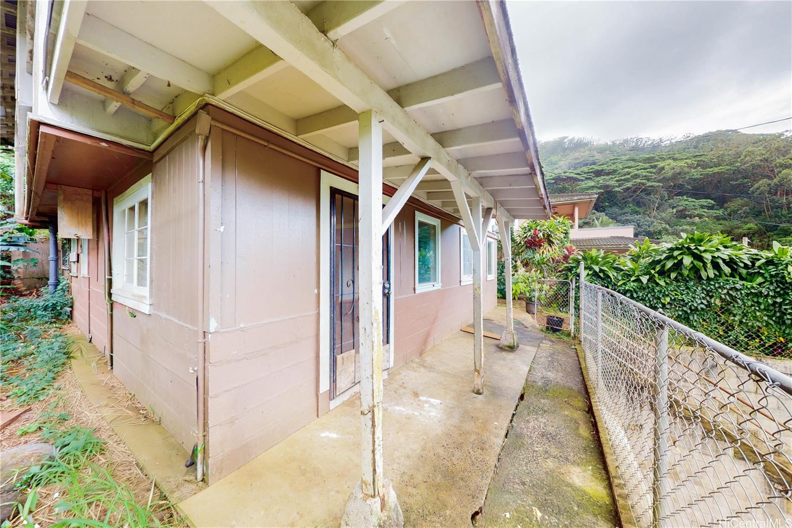 1625  Kalaepaa Drive Kalihi Valley, Honolulu home - photo 12 of 25