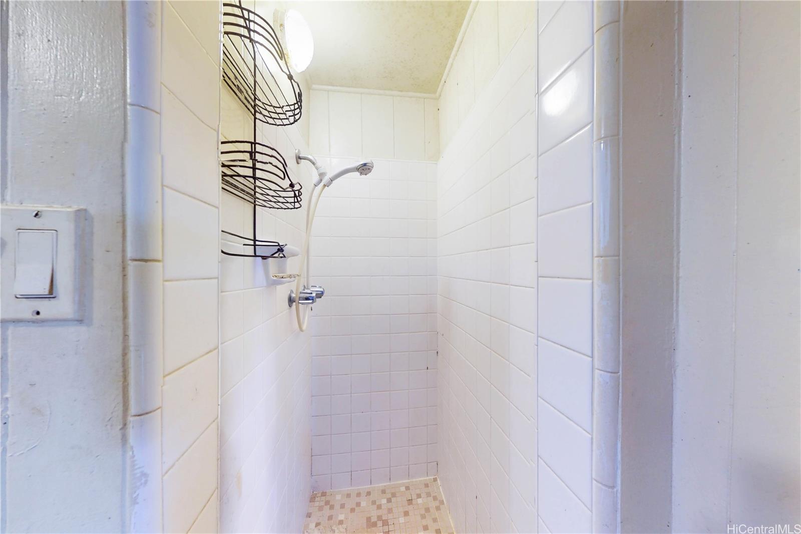 1625  Kalaepaa Drive Kalihi Valley, Honolulu home - photo 16 of 25