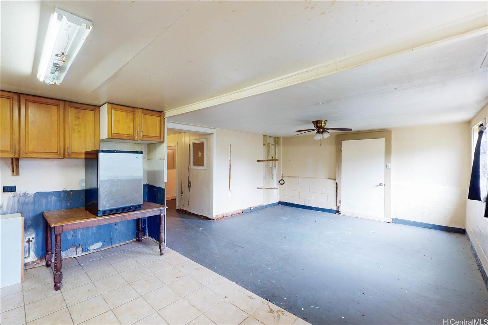 1625  Kalaepaa Drive Kalihi Valley, Honolulu home - photo 5 of 25