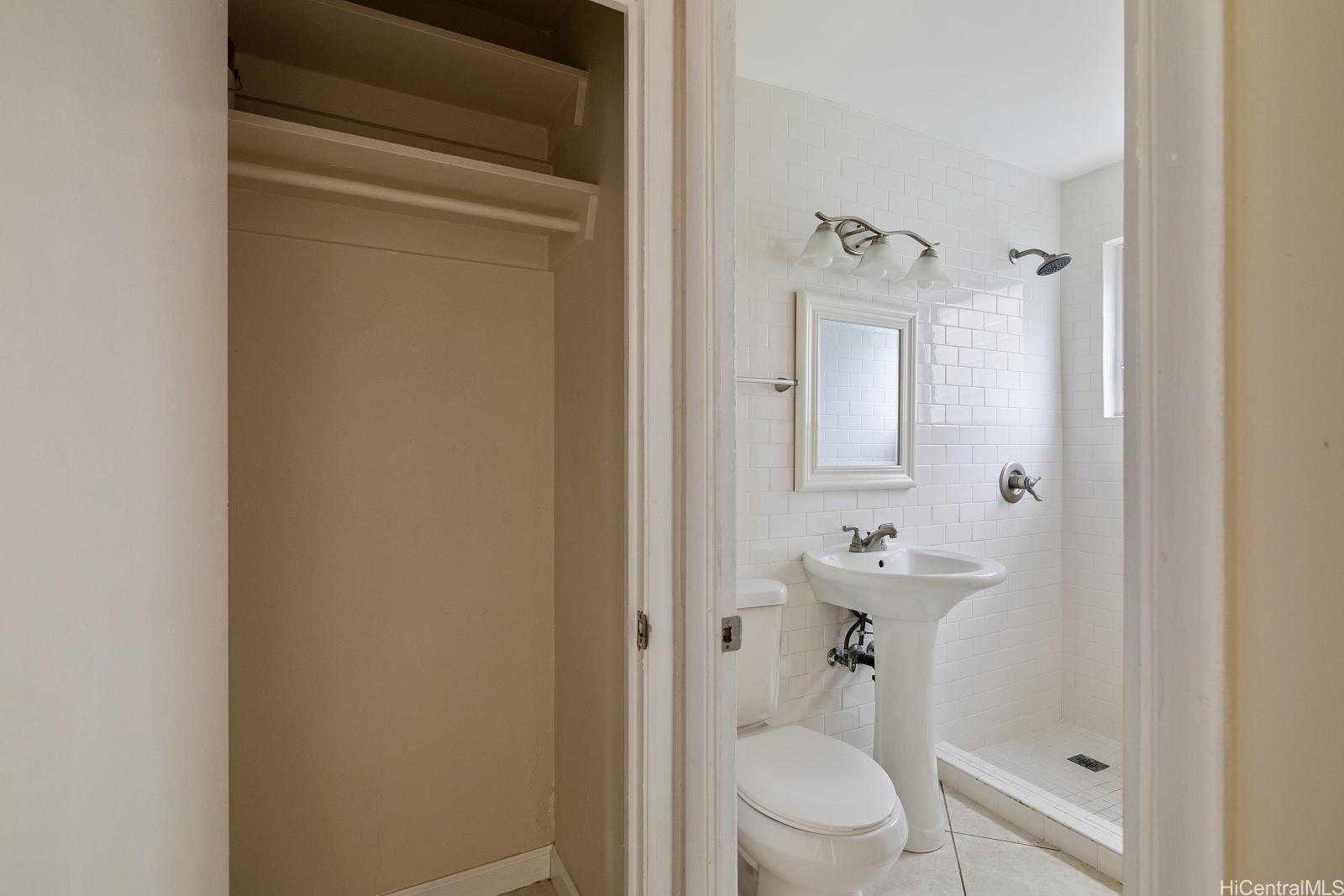 Marina Gardens condo # 104, Honolulu, Hawaii - photo 13 of 24