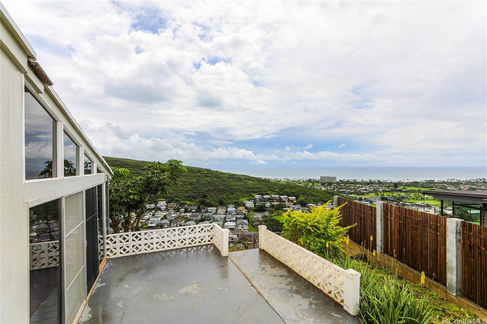 1627  Halekoa Dr Waialae Nui Rdge, Diamond Head home - photo 2 of 25