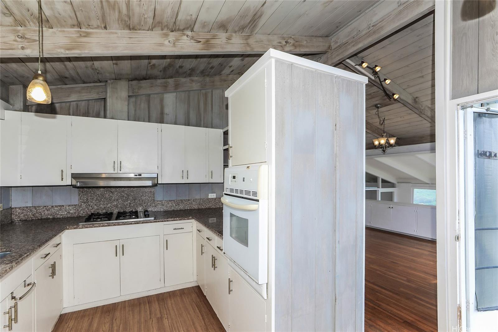 1627  Halekoa Dr Waialae Nui Rdge, Diamond Head home - photo 11 of 25