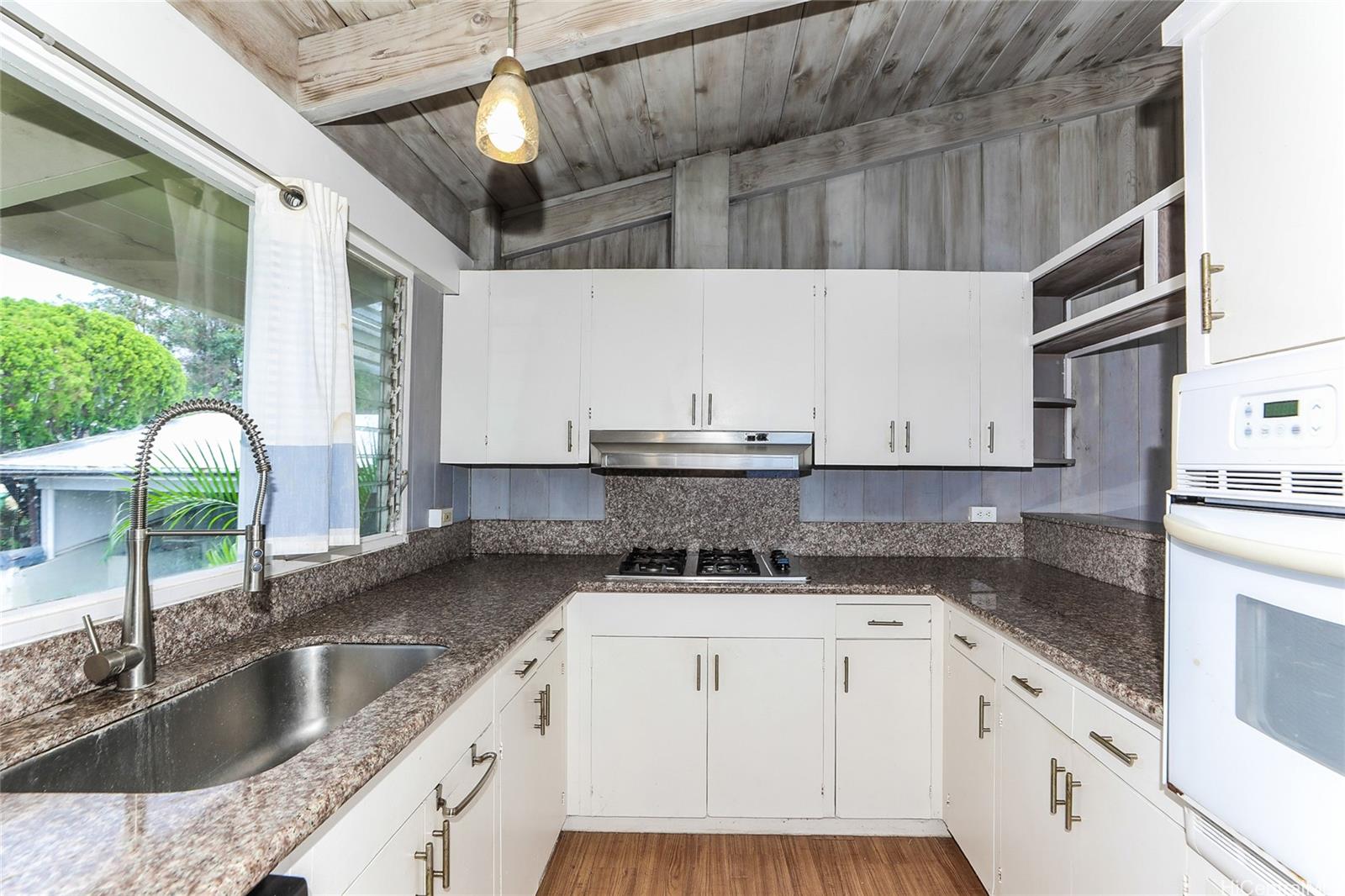 1627  Halekoa Dr Waialae Nui Rdge, Diamond Head home - photo 10 of 25