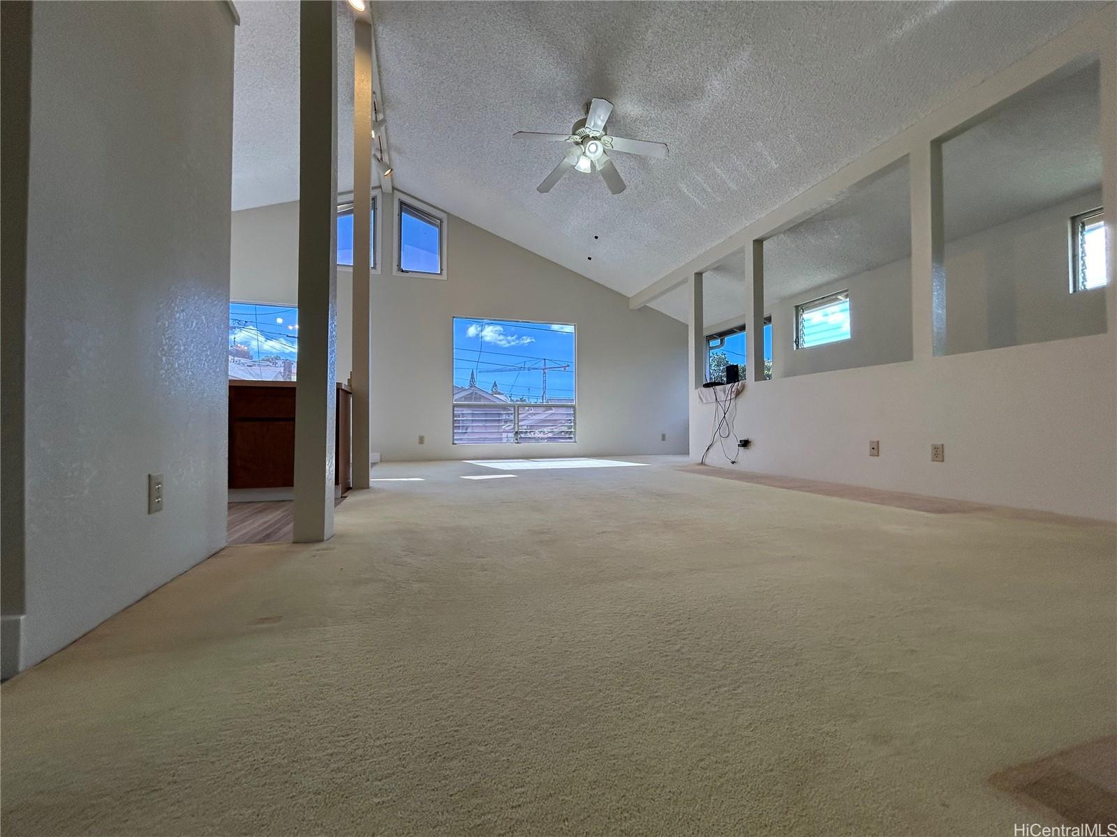 1628  Aupuni Street Kamehameha Heights, Honolulu home - photo 4 of 14