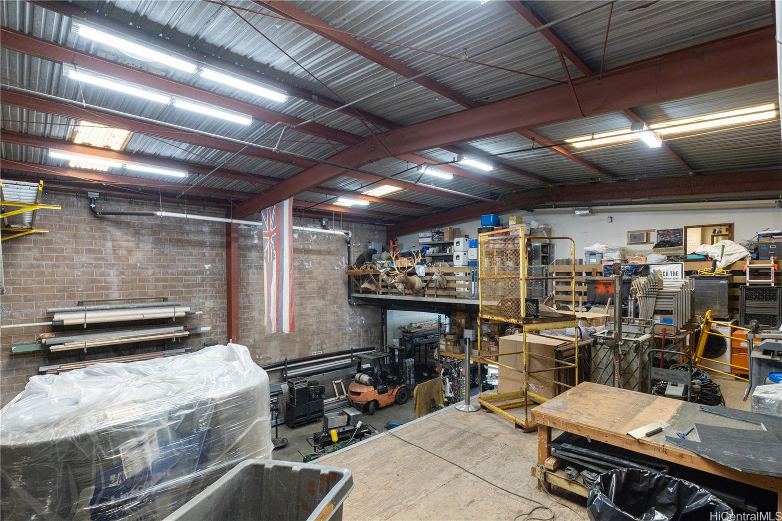 1628 Democrat Street Honolulu Oahu commercial real estate photo8 of 17