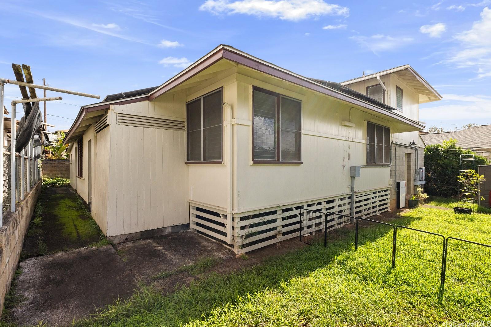 163 Makaweo Ave Wahiawa - Rental - photo 22 of 25