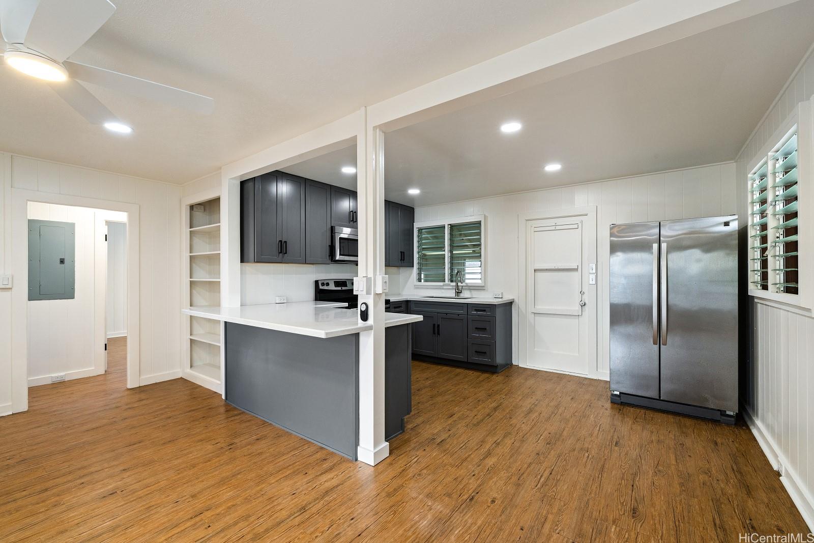 163 Makaweo Ave Wahiawa - Rental - photo 4 of 25