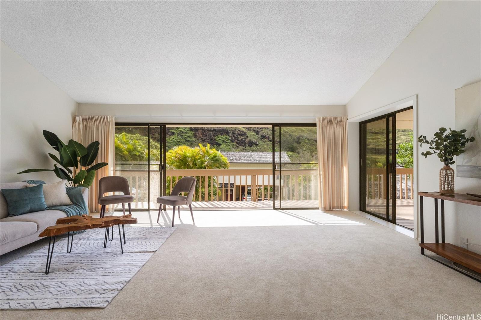 1630  Kalaniiki Street Kalani Iki, Diamond Head home - photo 2 of 25