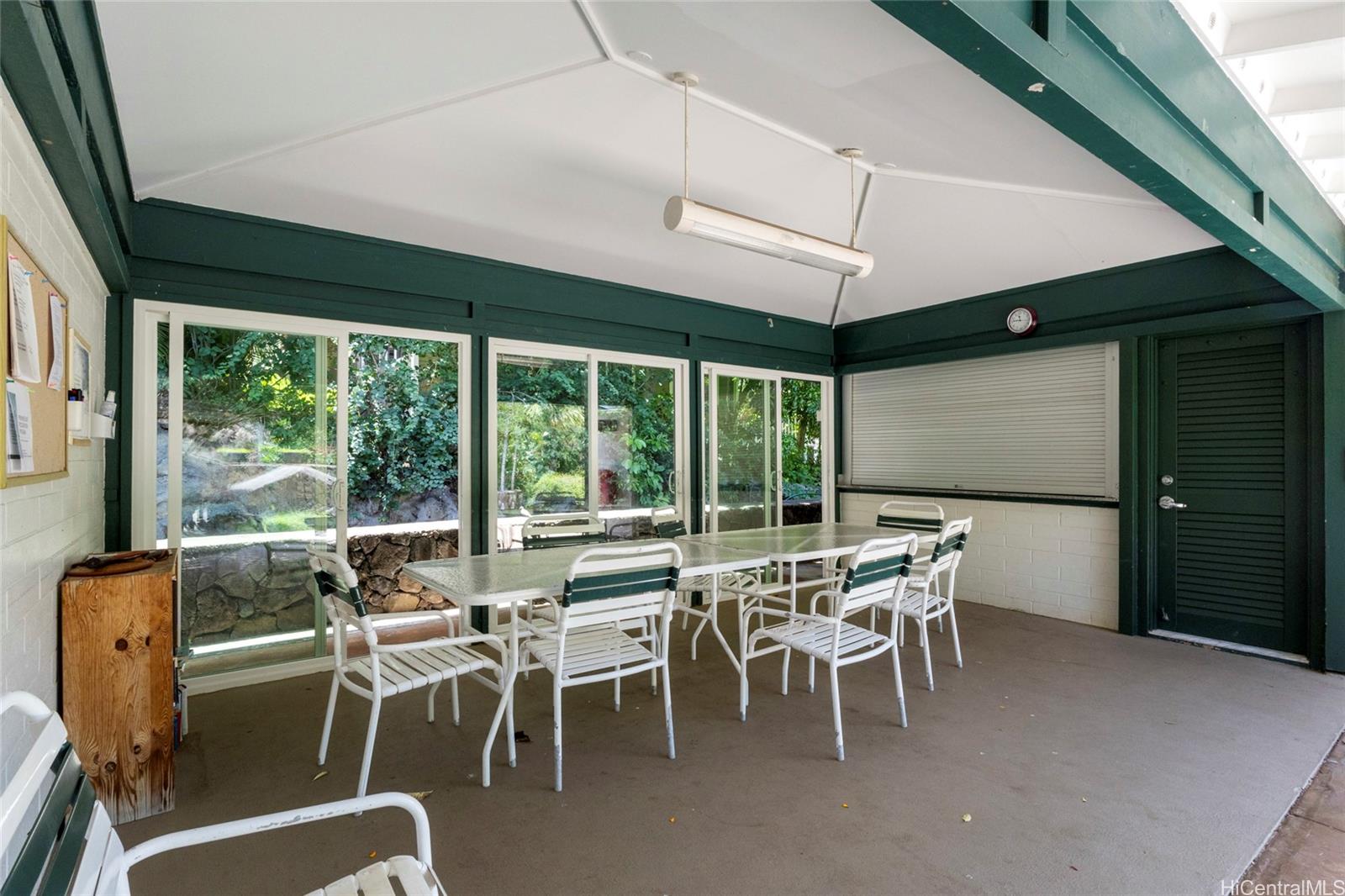 1630  Kalaniiki Street Kalani Iki, Diamond Head home - photo 23 of 25