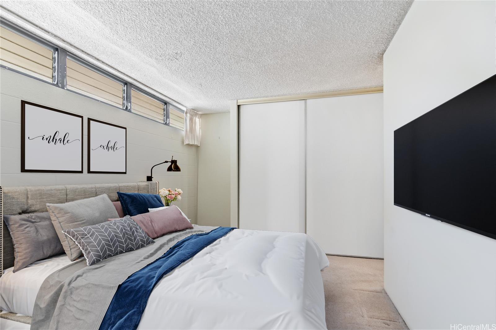 Camelot condo # 1004, Honolulu, Hawaii - photo 2 of 19