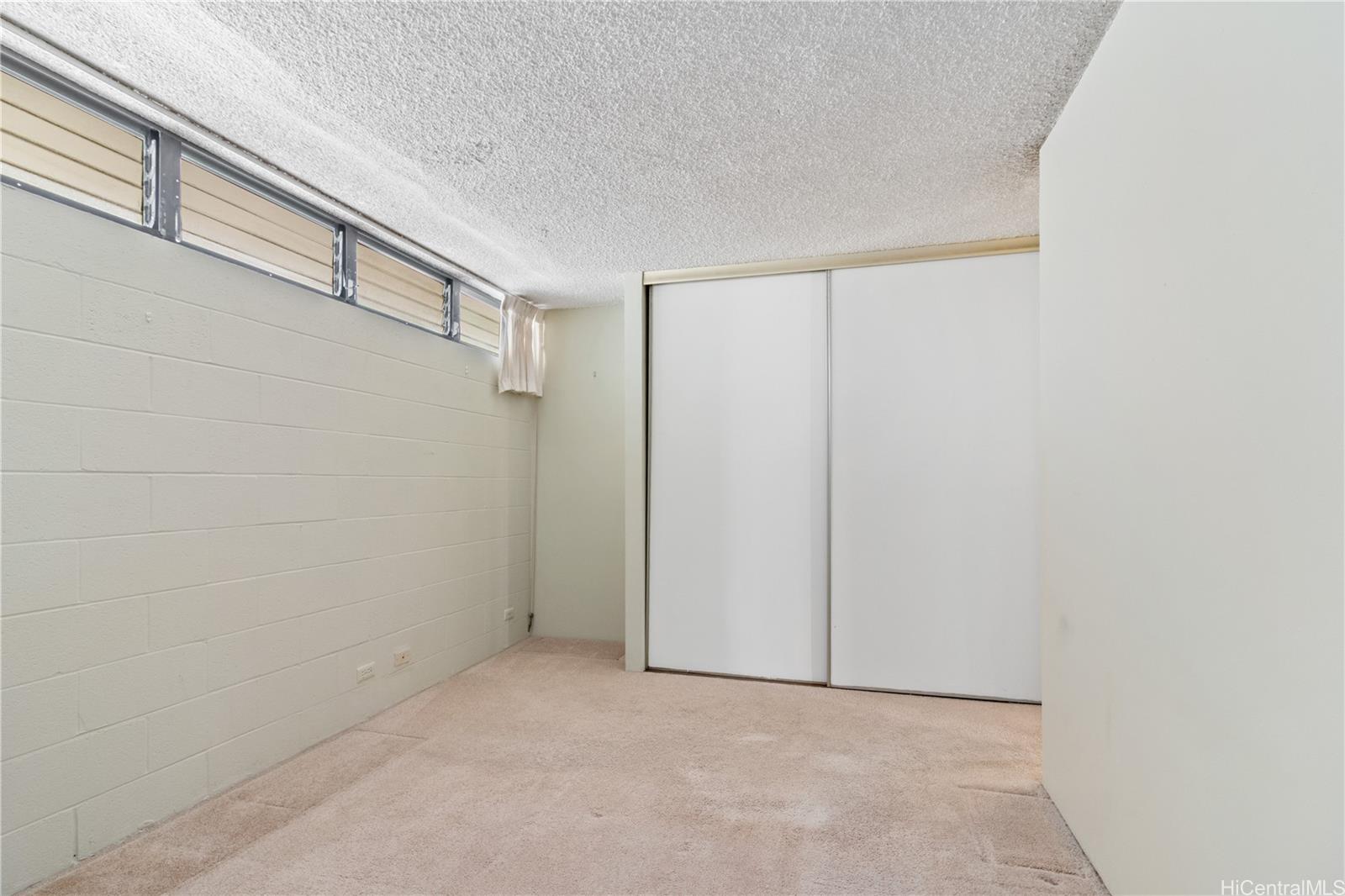 Camelot condo # 1004, Honolulu, Hawaii - photo 4 of 19