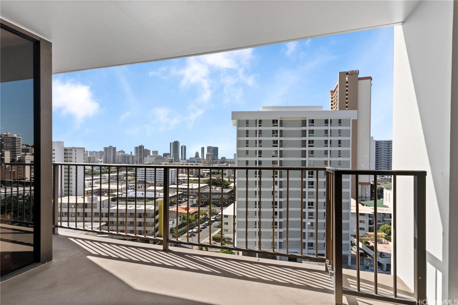 Camelot condo # 1004, Honolulu, Hawaii - photo 10 of 19