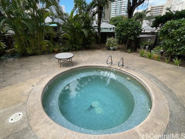 Camelot condo # 1006, Honolulu, Hawaii - photo 16 of 17
