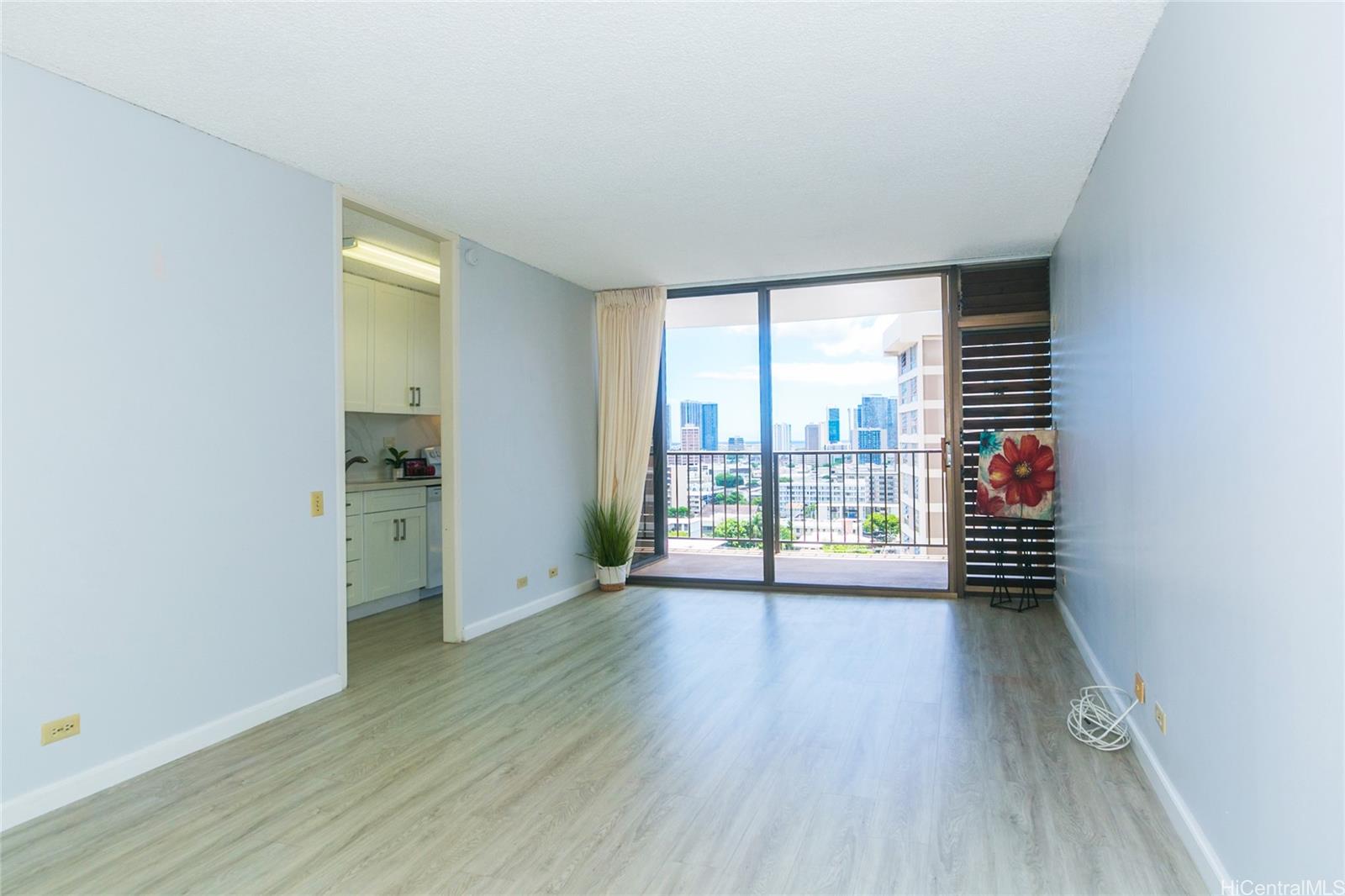 Camelot condo # 1102, Honolulu, Hawaii - photo 2 of 25