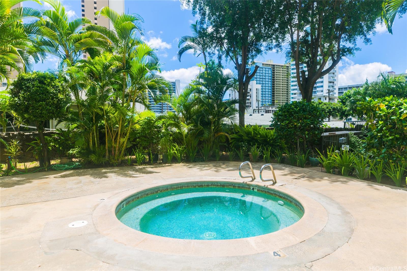 Camelot condo # 1102, Honolulu, Hawaii - photo 24 of 25