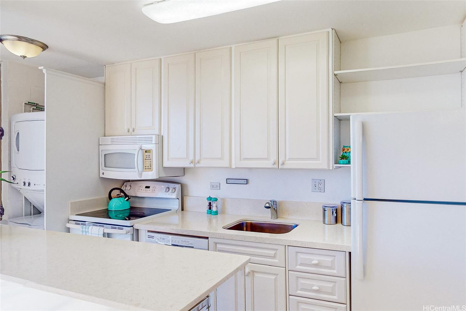 Camelot condo # 1203, Honolulu, Hawaii - photo 5 of 25