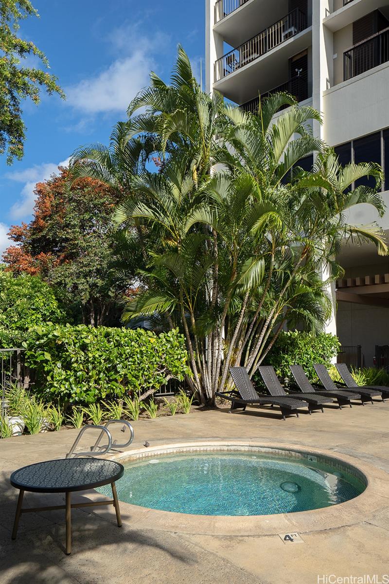 Camelot condo # 1403, Honolulu, Hawaii - photo 9 of 12