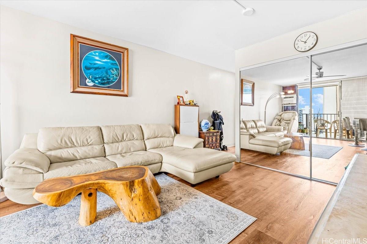 Camelot condo # 1608, Honolulu, Hawaii - photo 11 of 20