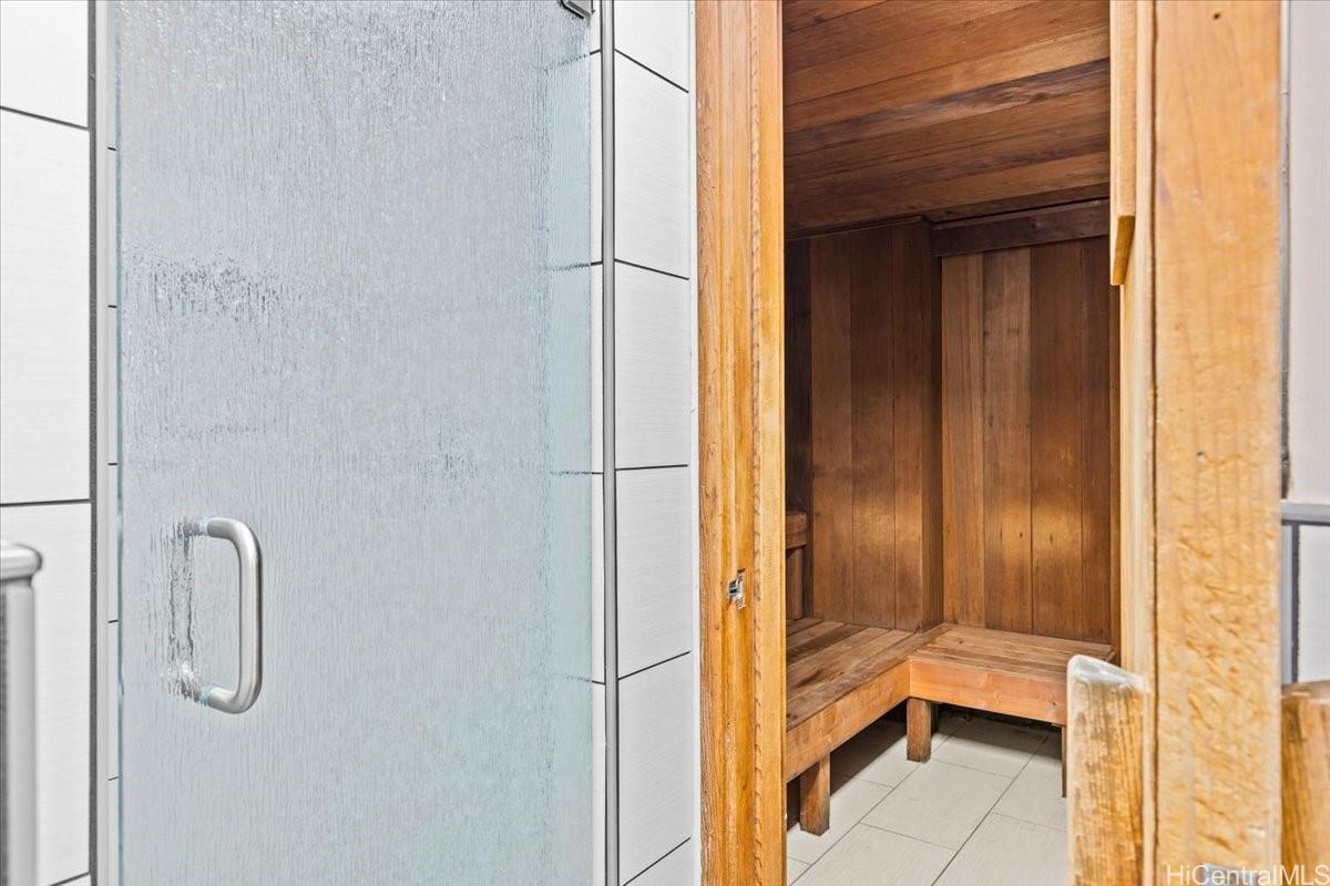 Camelot condo # 1608, Honolulu, Hawaii - photo 18 of 20