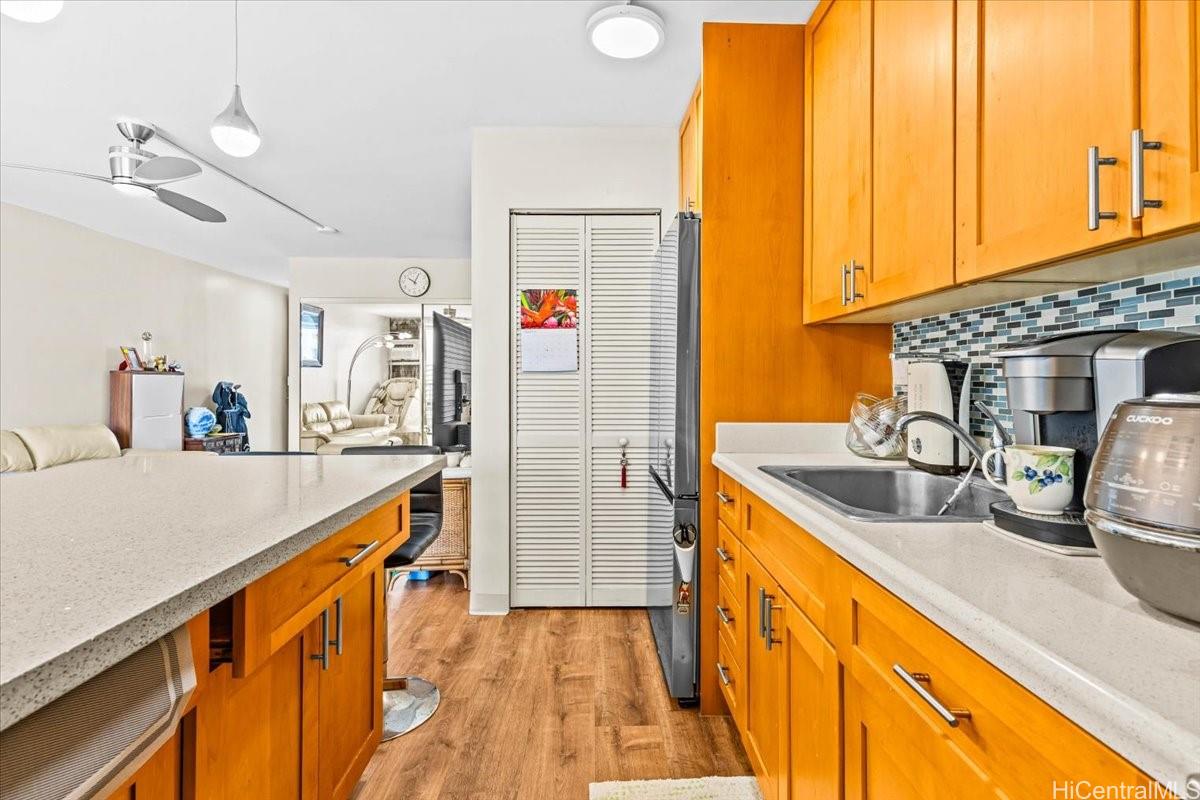 Camelot condo # 1608, Honolulu, Hawaii - photo 10 of 20