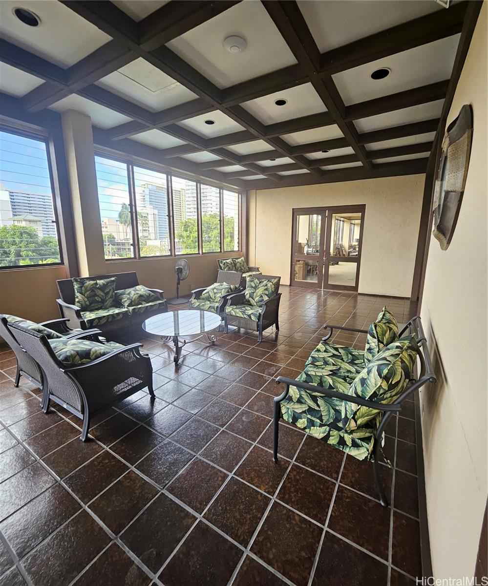 Camelot condo # 1701, Honolulu, Hawaii - photo 6 of 11