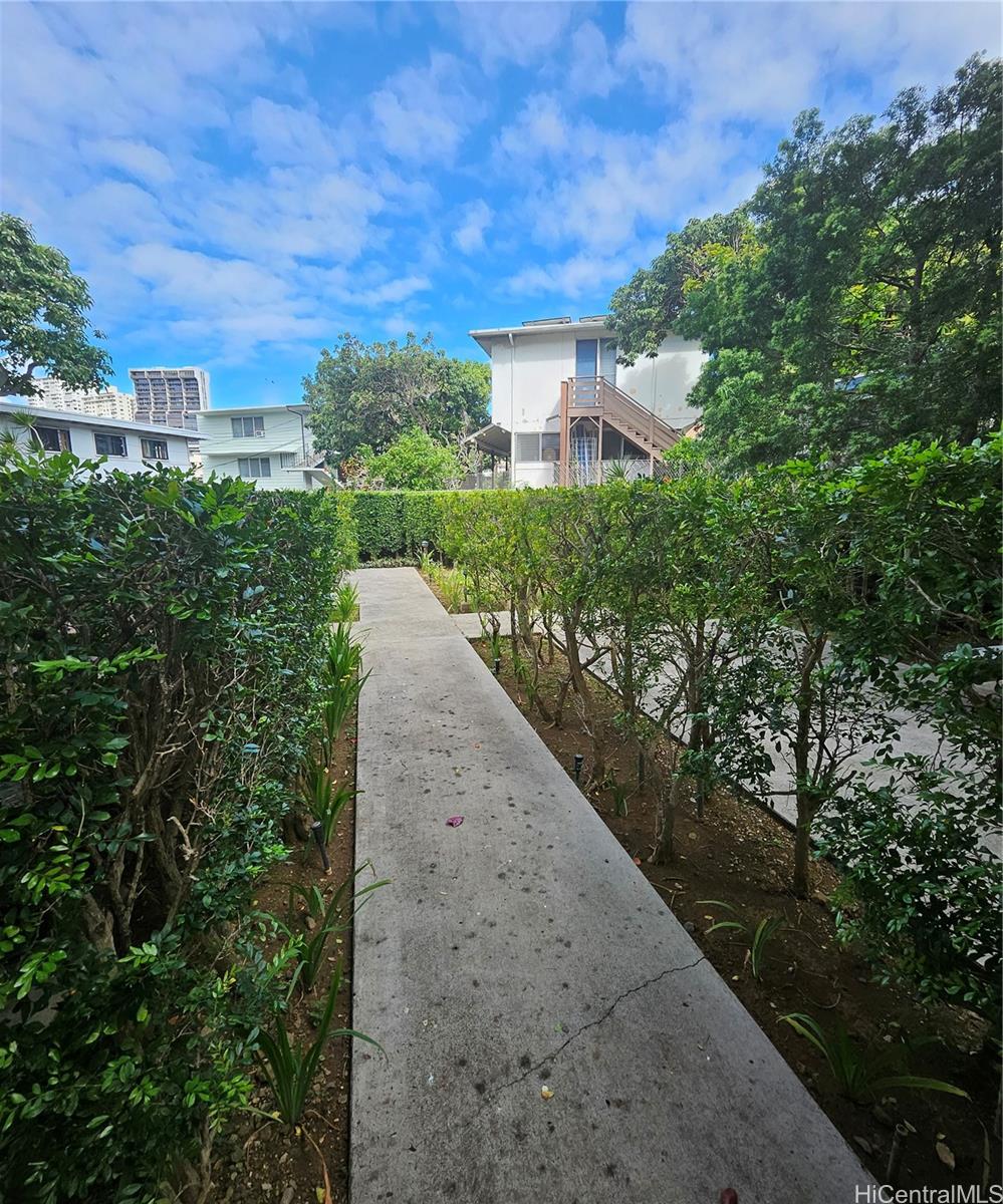 Camelot condo # 1701, Honolulu, Hawaii - photo 9 of 11