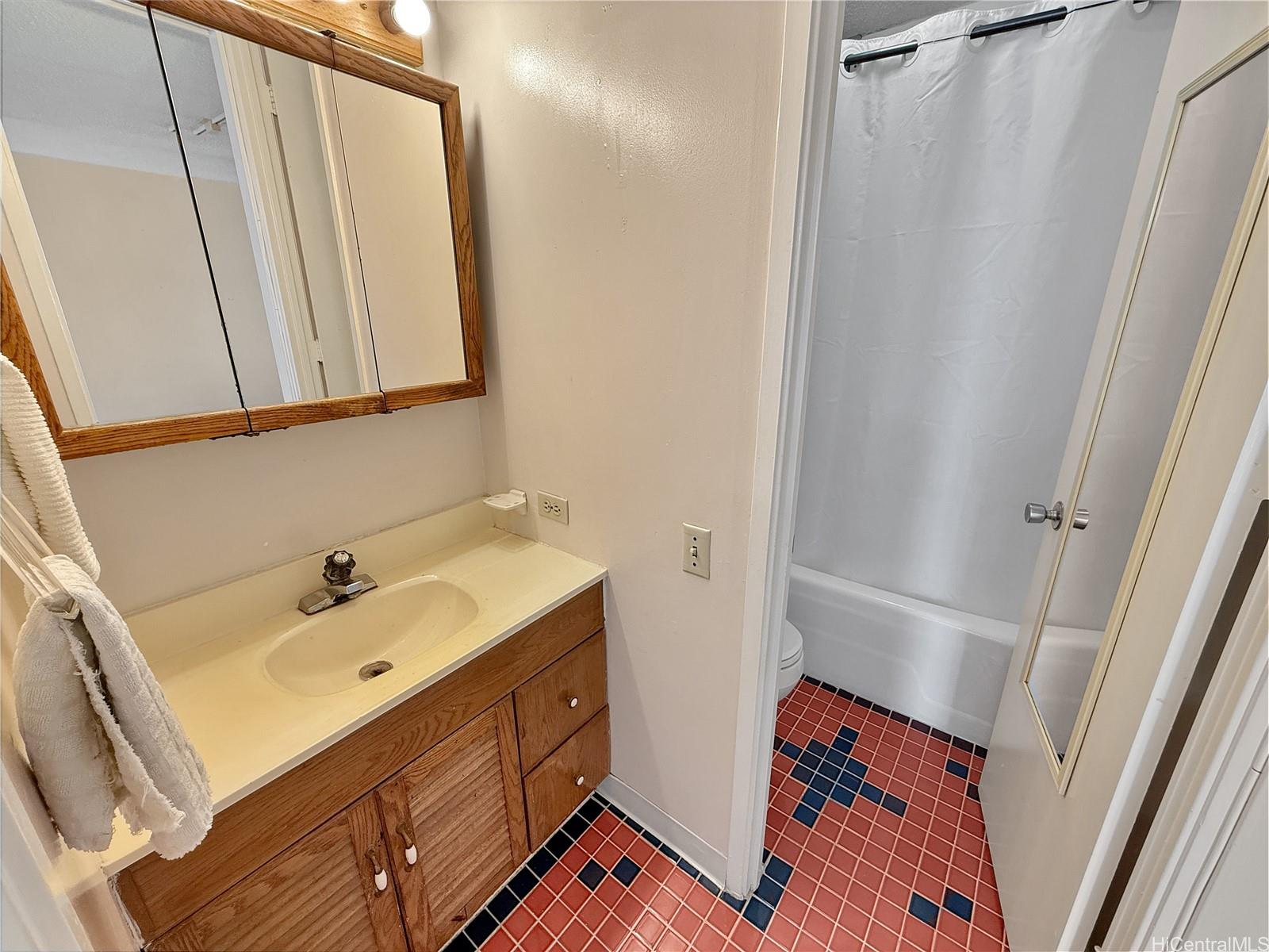 Camelot condo # 1810, Honolulu, Hawaii - photo 12 of 22