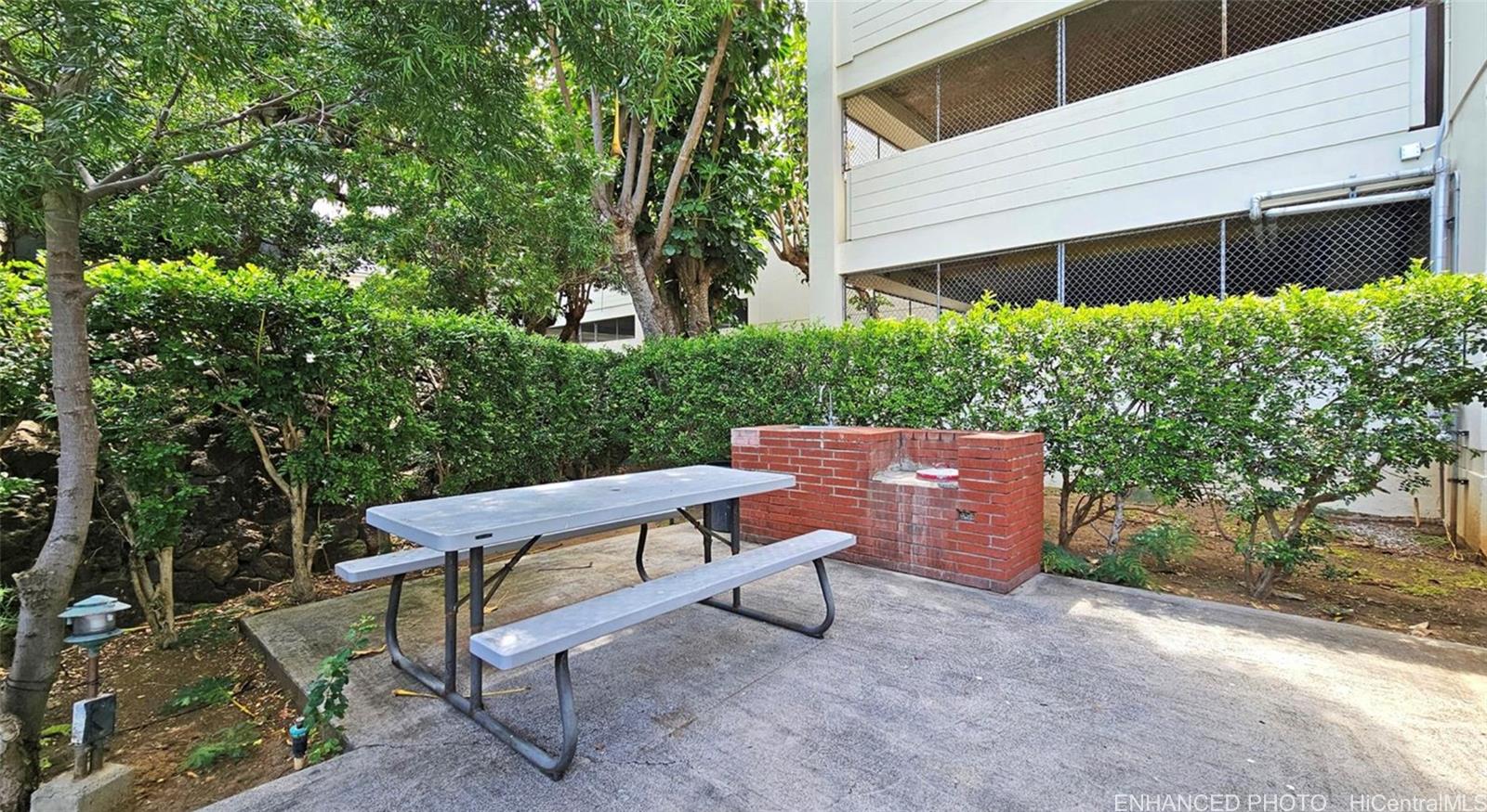 Camelot condo # 1810, Honolulu, Hawaii - photo 18 of 20