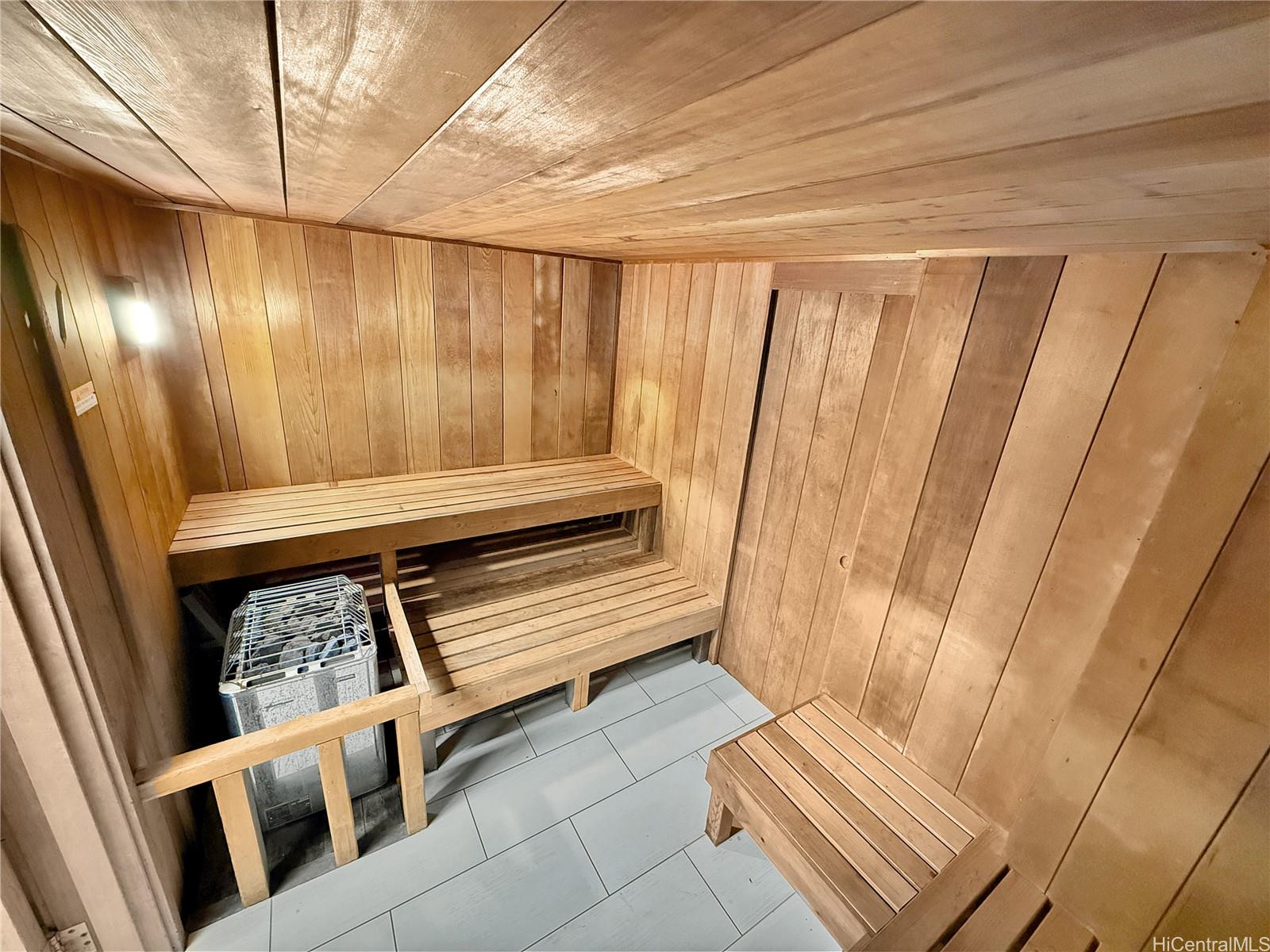 Camelot condo # 1810, Honolulu, Hawaii - photo 18 of 22