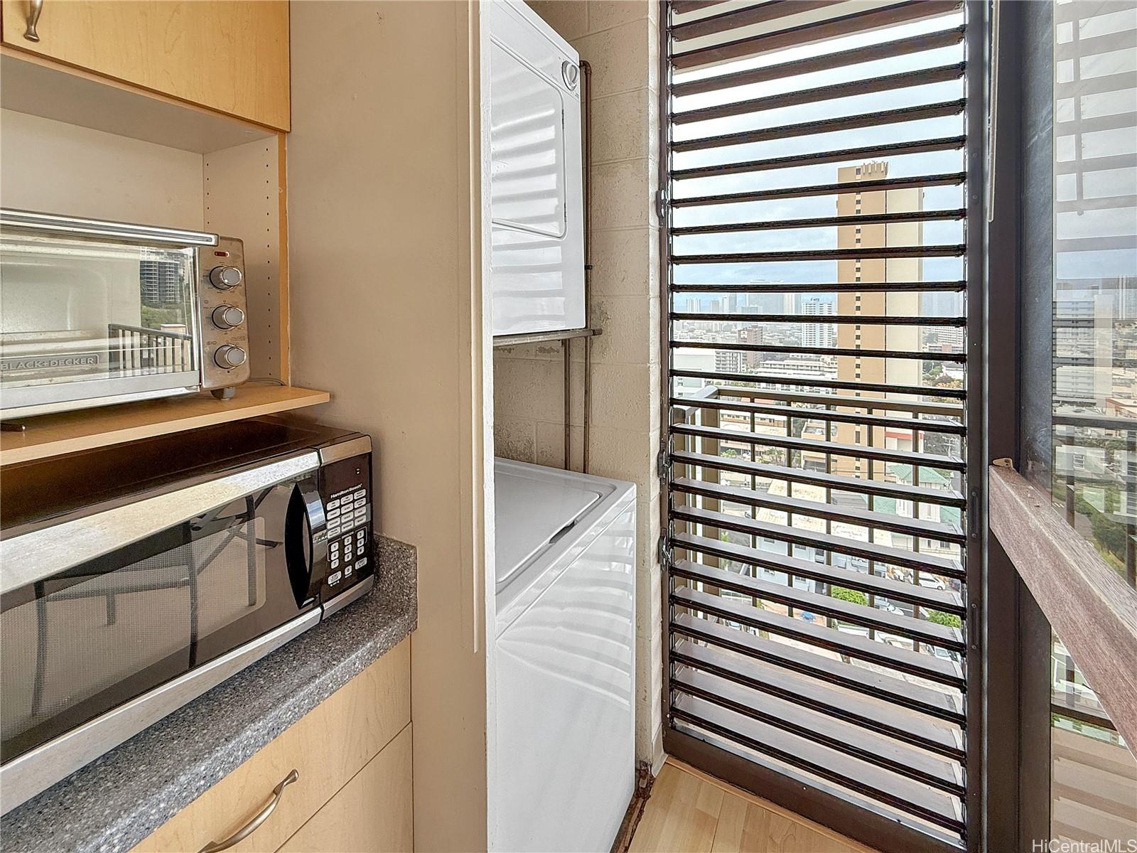 Camelot condo # 1810, Honolulu, Hawaii - photo 9 of 22