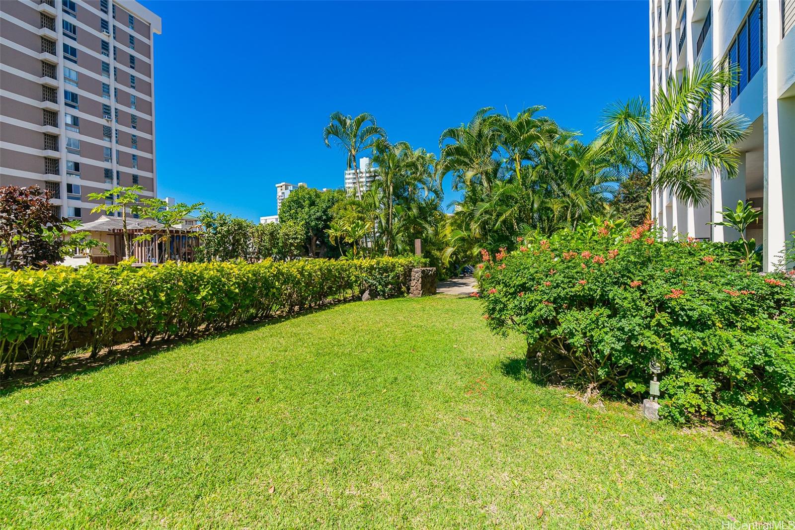 Camelot condo # 2001, Honolulu, Hawaii - photo 24 of 25