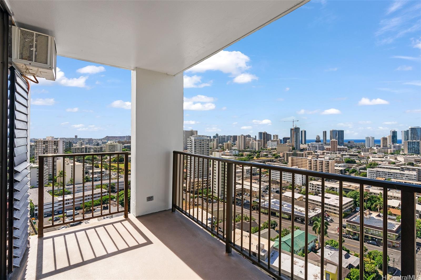 Camelot condo # 2001, Honolulu, Hawaii - photo 9 of 25